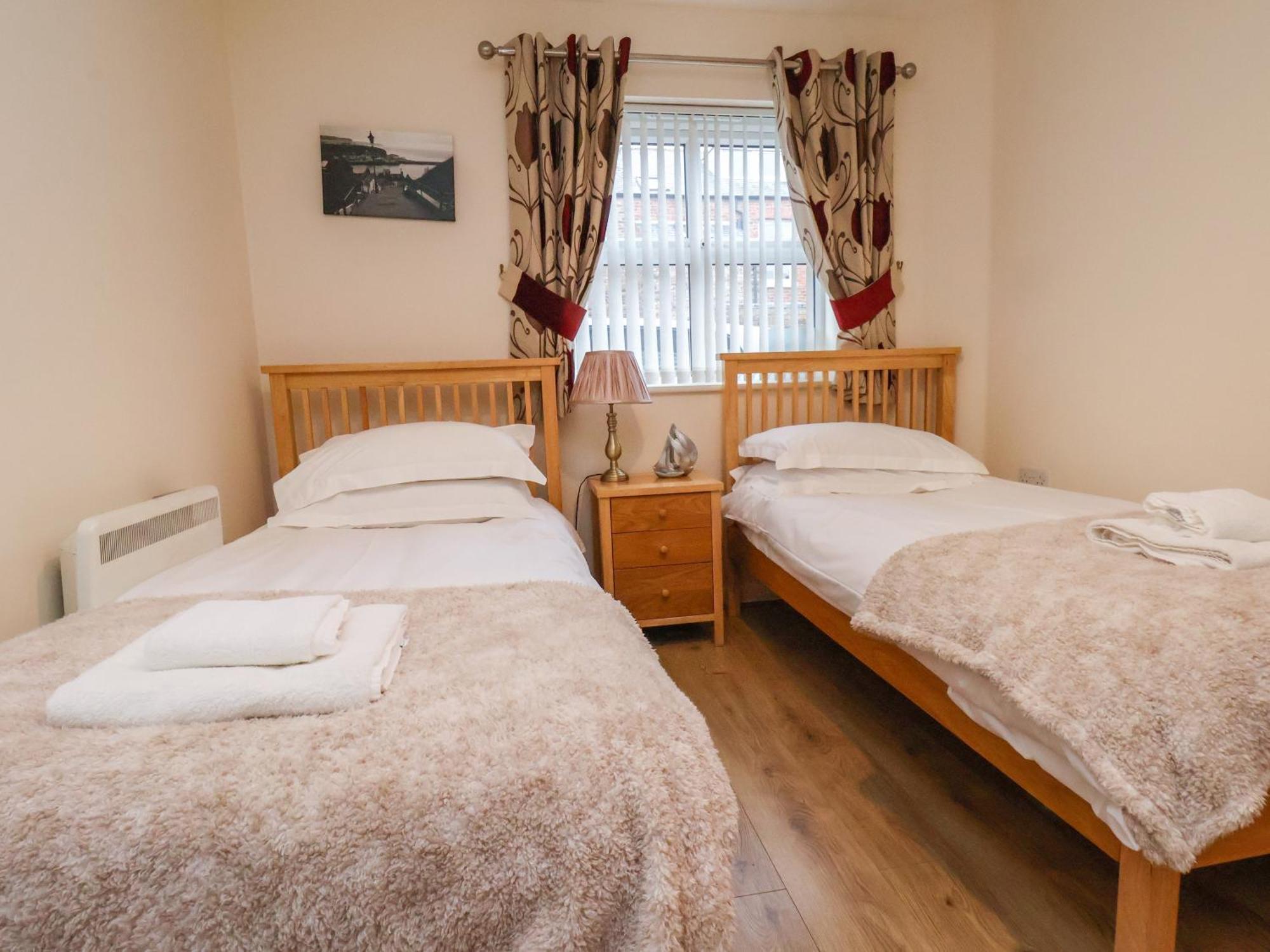Cadliam Apartment Whitby Bagian luar foto